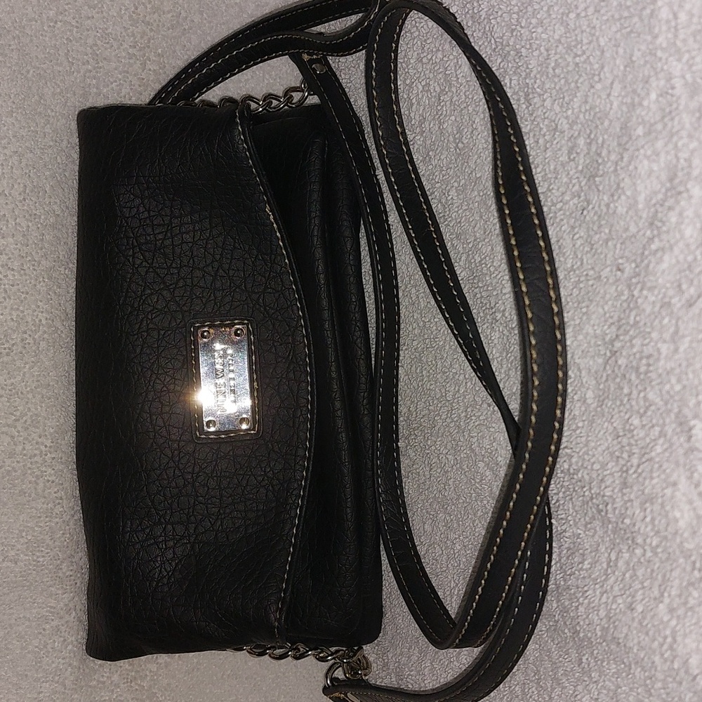 Nine West clutch/wristlet w removable crossbody strap